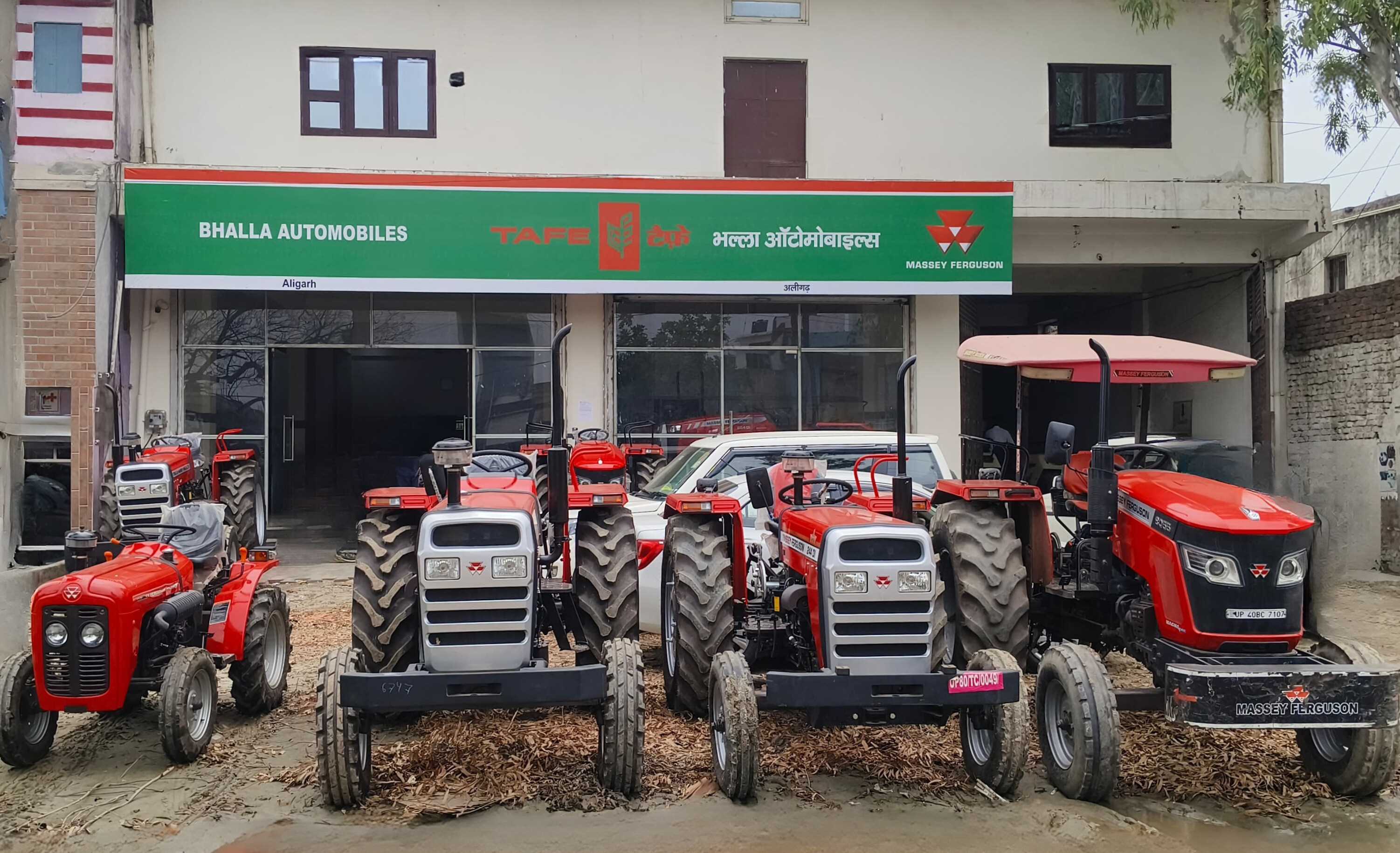 TAFE Massey Ferguson India Tractor in Lekhrajpur, Aligarh