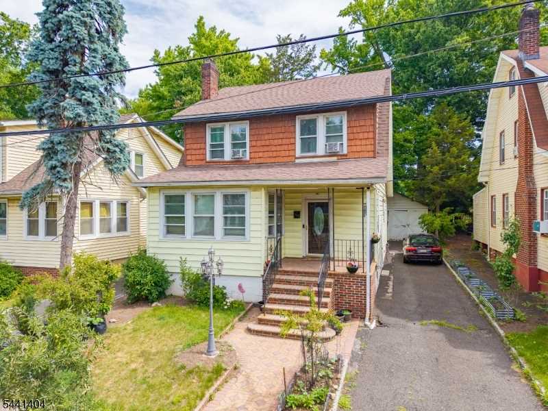 Vinita Shukla Realtor - Realtor in Short Hills, NJ in Short Hills, Millburn