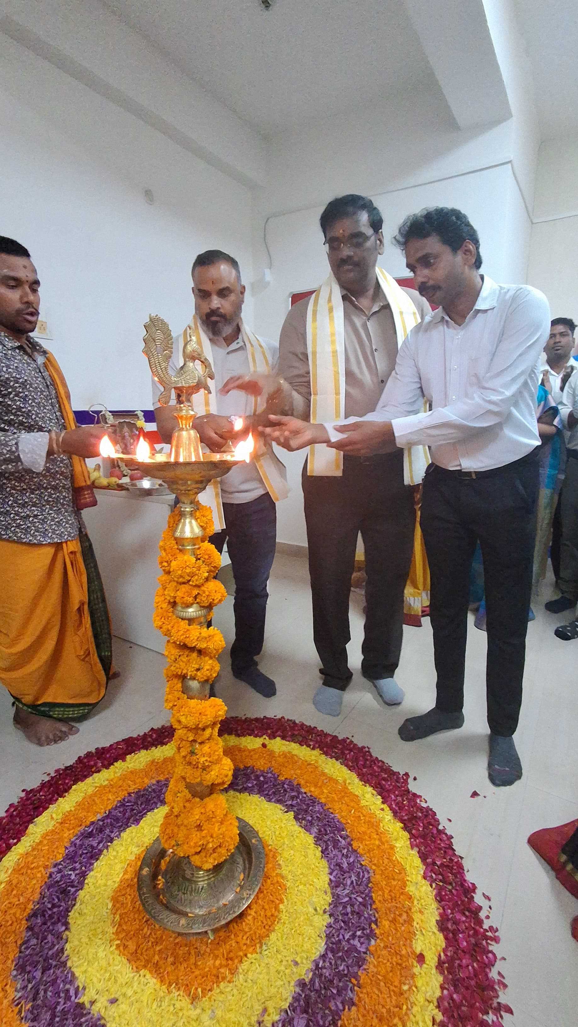 Photos and Videos from Chola Gold Loan in KPHB Phase 2, Hyderabad